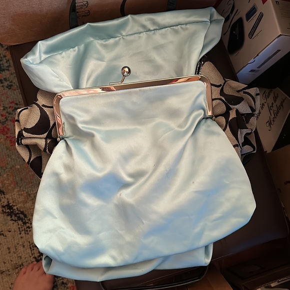 COACHSignature Stripe Frame Kisslock
Carryall Satchel Handbag EUC - Picture 3 of 6